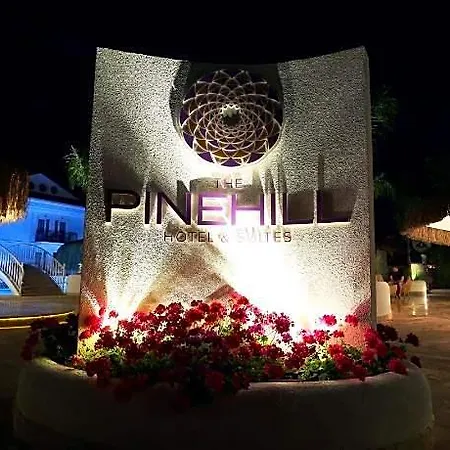 The Pinehill & فندق 3*
