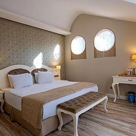 فندق The Pinehill & 3*
