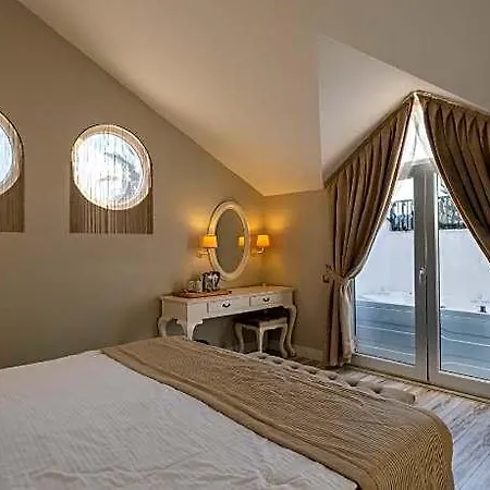 The Pinehill & 3* فتحية