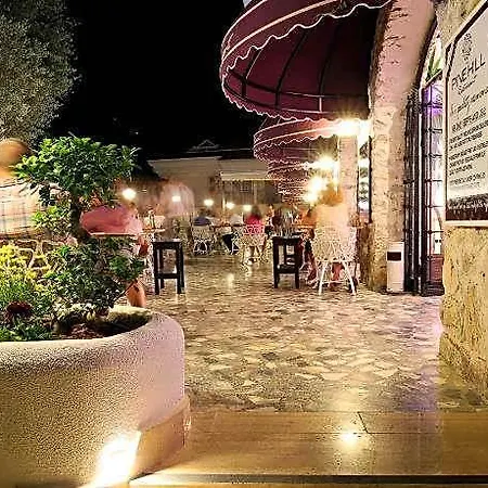 The Pinehill & 3* فتحية