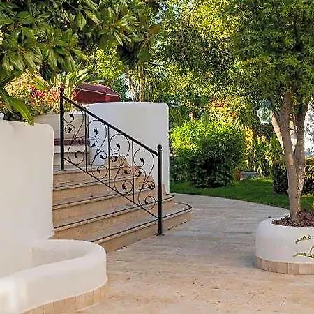 The Pinehill & 3* فتحية