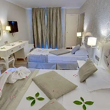 فندق The Pinehill & 3*